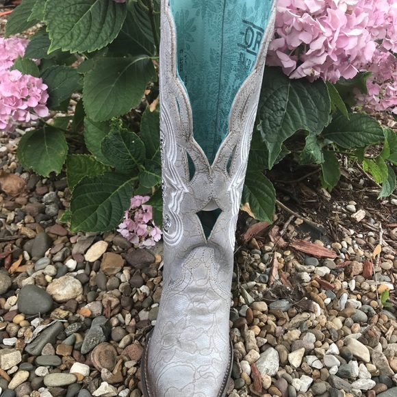 Corral boots - Picture 1 of 3